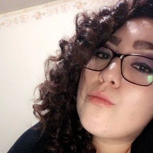 Meet your Posher, Camille